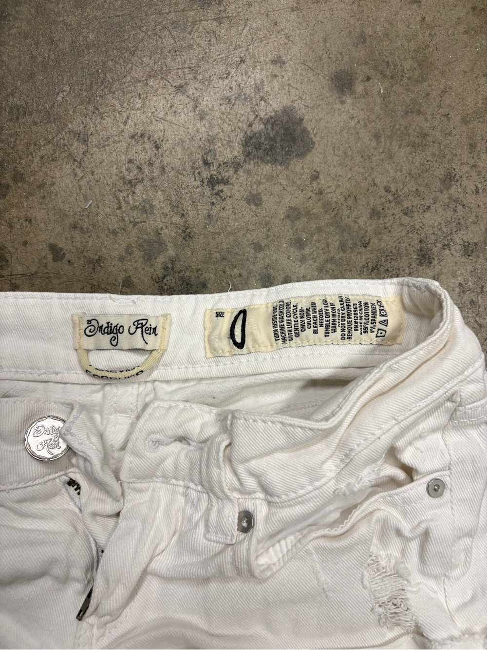 White Women's Low-rise Micro Denim Shorts - Indigo Rein Vintage Size 0 - Picture 3 of 5